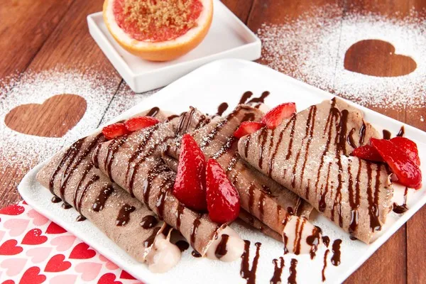 Romantic Strawberry Cream Crepes for a Perfect Valentine’s Day Breakfast