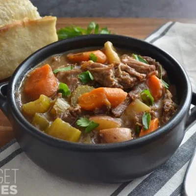 Rosemary Beef And Tomato Over Noodles