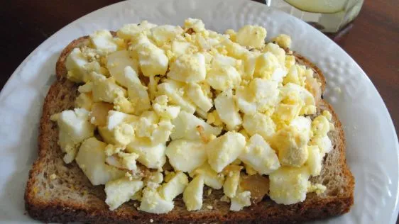 Russian Chopped Eggs With Onion