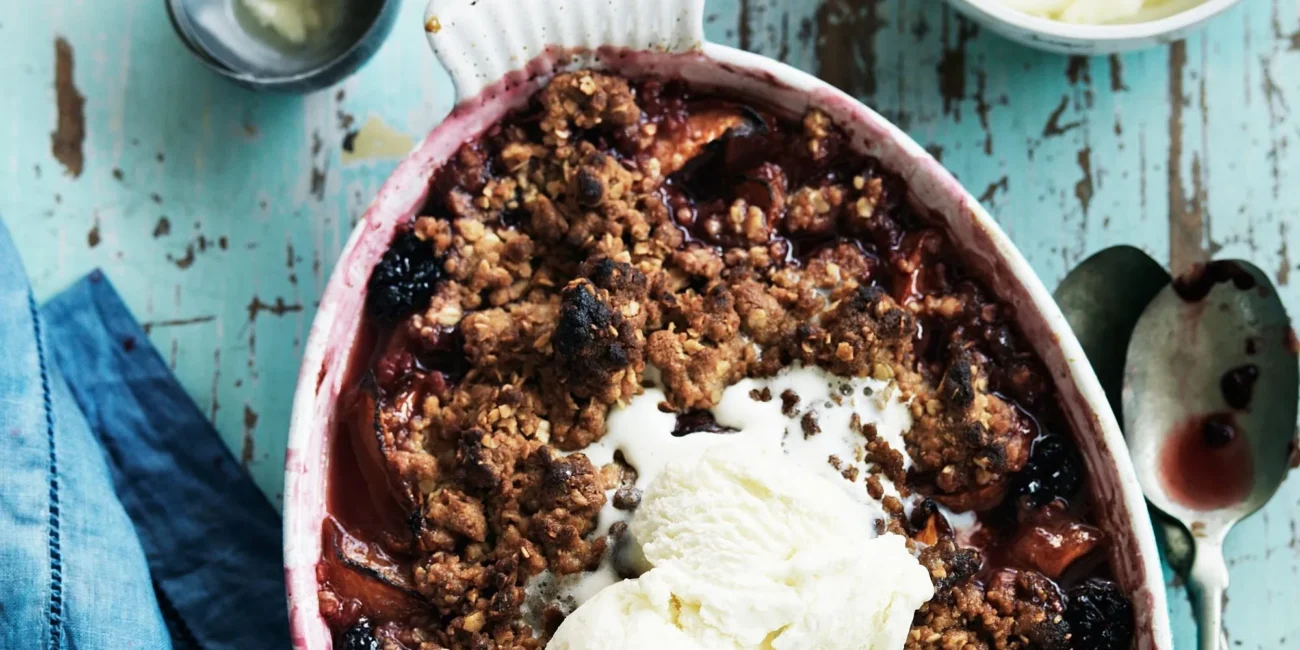 Rustic Blackberry-Apple Crumble Cobbler Delight