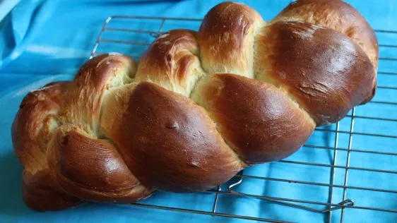 Sabbath-Starting Traditional Jewish Egg Bread Recipe