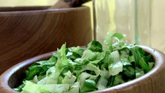 Salata Marouli – Romaine Lettuce Salad