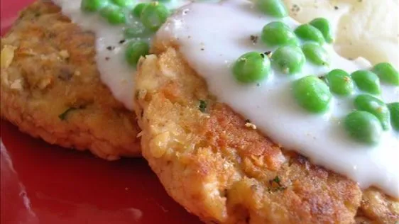 Salmon Patties With Creamed Peas