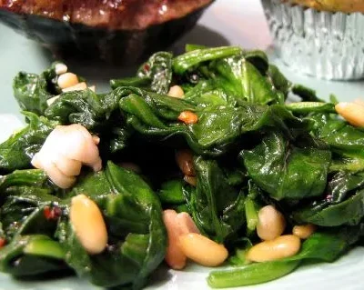 Sauted Spinach And Toasted Pine Nuts Recipe