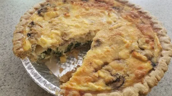 Savory Cheesy Spinach and Mushroom Quiche Recipe