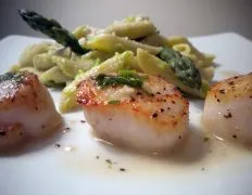 Savory Sea Scallops In White Wine Sauce