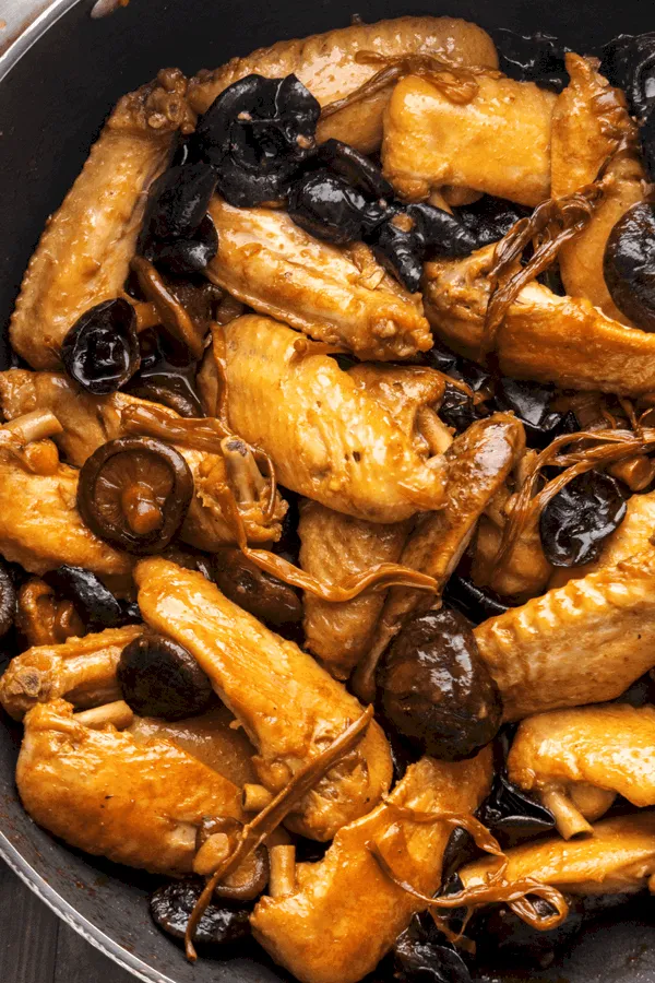 Savory Stir-Fried Chicken with Black Mushrooms Recipe