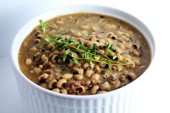 Savory and Spicy Black Eyed Peas with Ham Hocks Recipe