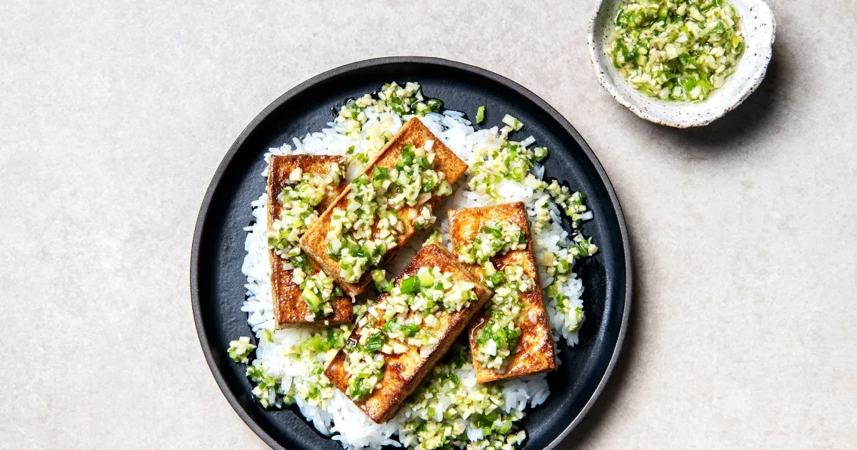 Scallion-Topped Spicy Vegan Beef Stir-Fry Recipe