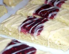 Scandinavian Raspberry Ribbons