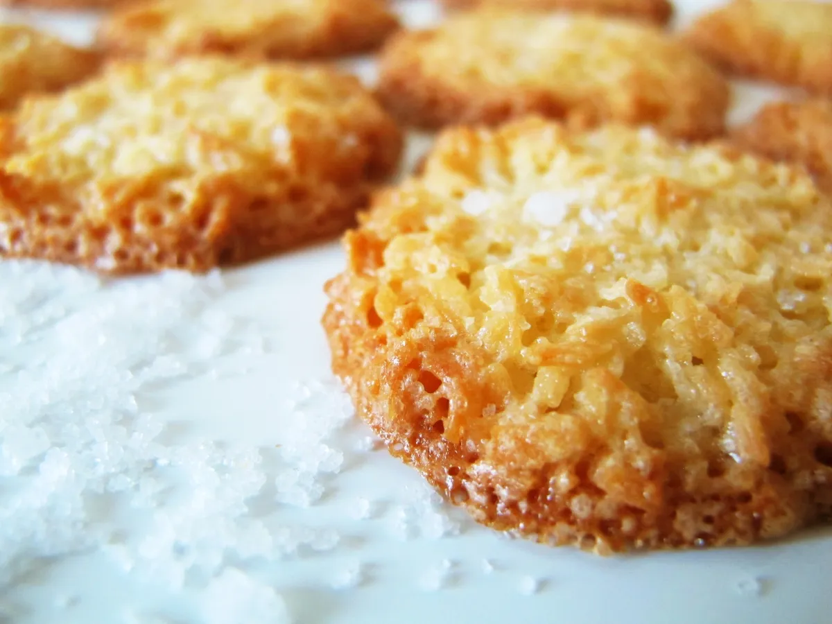 Scandinavian-Style Coconut Crisp Cookies: A Delightful Recipe