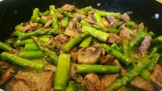 Sesame-Ginger Beef And Asparagus Stir