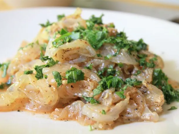 Sesame Jellyfish With Chili Sauce