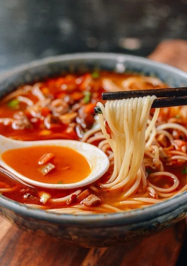 Shanghai Style Noodles With Spicy Meat Sauce