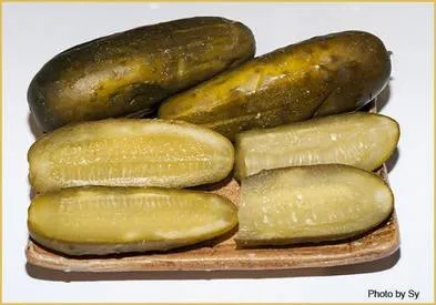 Shlomos Kosher Sour Pickles/Tomatoes