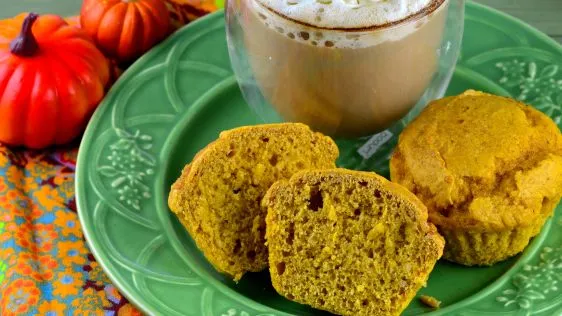 Simple, Healthy Pumpkin Muffins