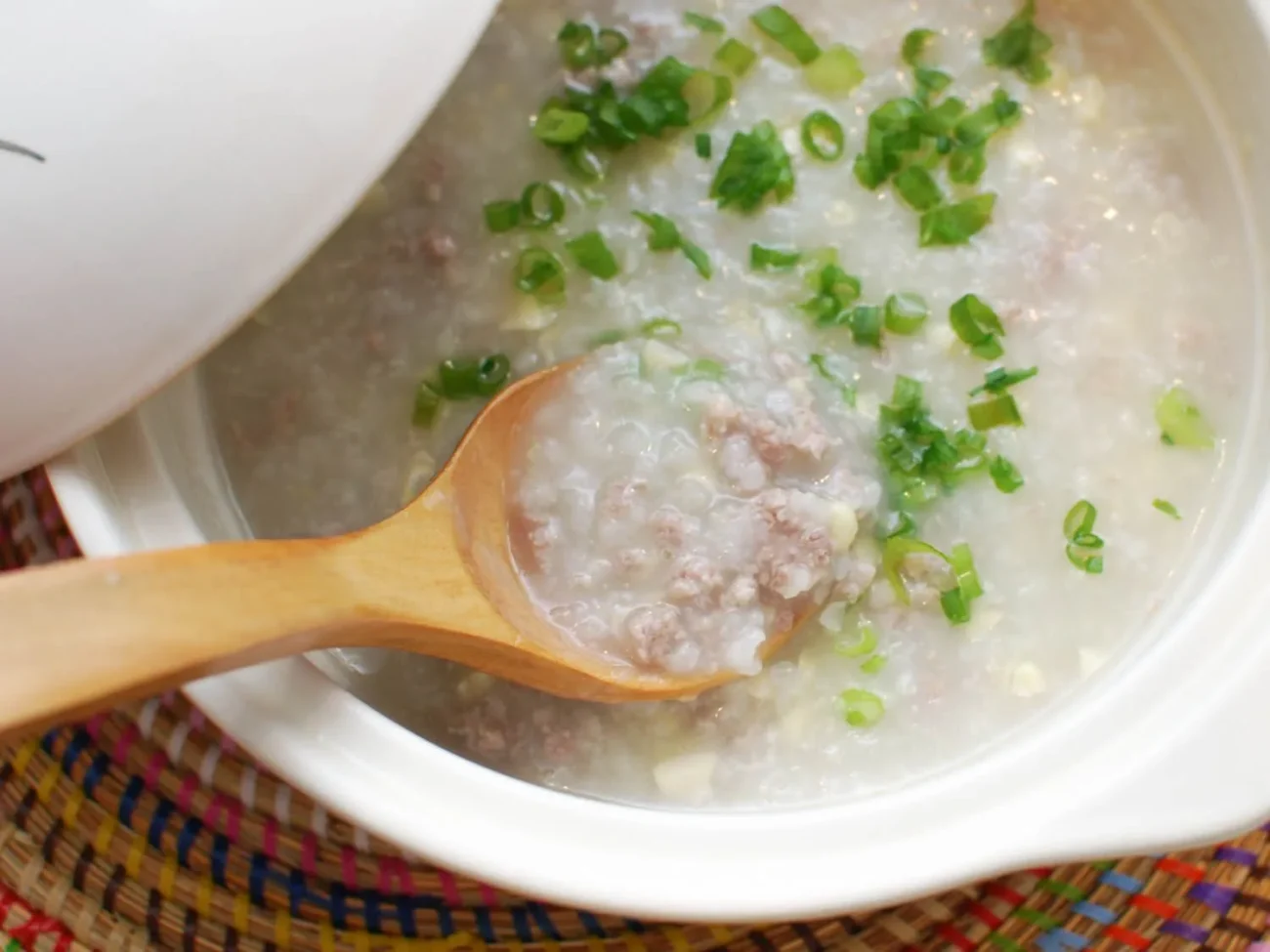 Sizzling Spicy Pork Congee: A Flavorful Twist on Rice Porridge