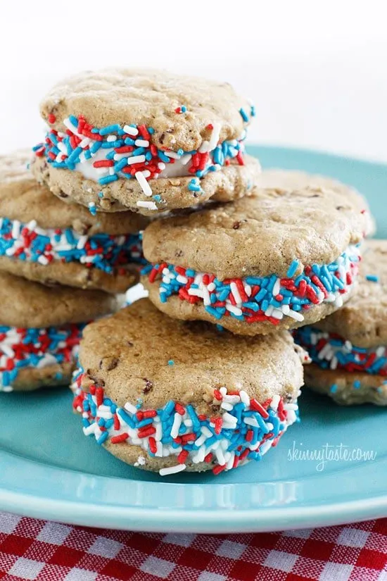 Skinny Chocolate Chip Fro-Yo Sandwiches