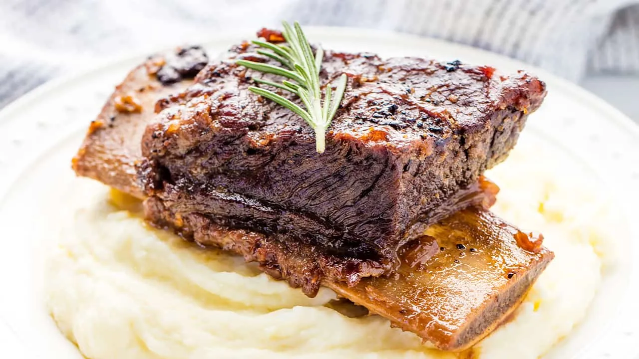 Slow Cooker Beef Short Ribs