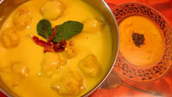 Spicy Tangy Kadhi Pakoda Recipe with Optional Sweetness Twist