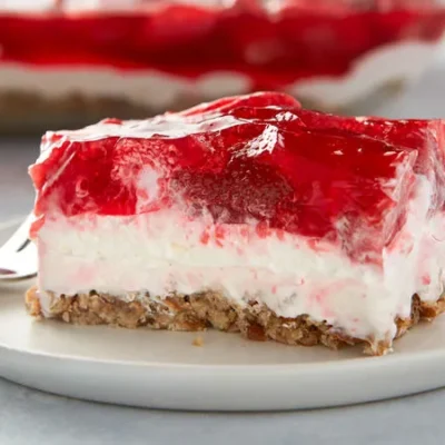 Strawberry Pretzel Crunch Delight Recipe