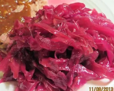 Sweet And Sour Red Cabbage Delight: A Classic German Rotkraut Recipe