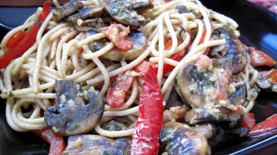 Tomato and Mushroom Spaghetti Delight