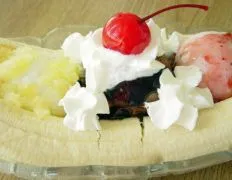 Ultimate Classic Banana Split Dessert Recipe