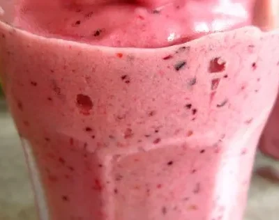 Ultimate Creamy Mixed Berry Smoothie Delight