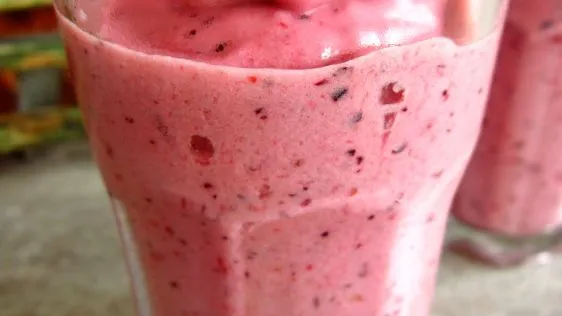 Ultimate Creamy Mixed Berry Smoothie Delight