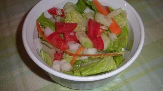 Ultimate Fresh Garden Salad: A Simple, Healthy Side Dish