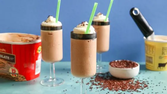 Ultimate Homemade TGI Friday’s Mudslide Copycat Recipe