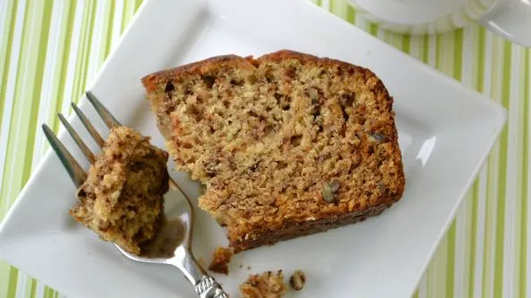 Ultimate Moist and Crunchy Banana Nut Bread Recipe