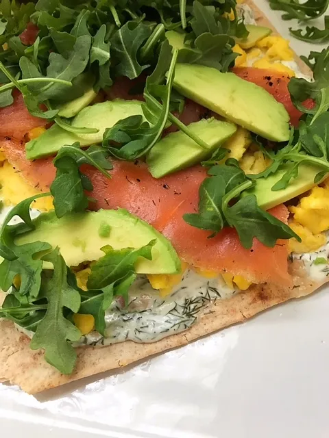 Ultimate Smoked Salmon Flatbread Recipe for a Delicious Breakfast