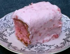 Ultimate Strawberry Cake with Luscious Frosting Recipe