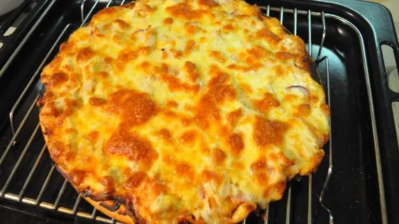 Ultimate Triple-Cheese BBQ Chicken Pizza Delight