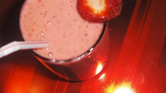 Ultra-Creamy Strawberry Smoothie Delight