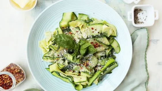 Zesty Basil Butter Zucchini Ribbons – A Fresh and Flavorful Side Dish