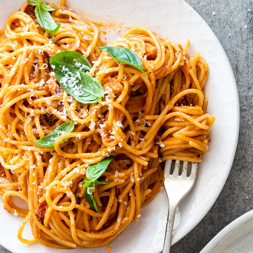 Zesty Tomato & Crispy Bacon Pasta Delight