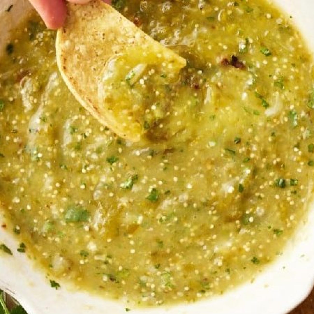 Avocado Tomatillo Salsa: A Fresh and Zesty Dip Recipe