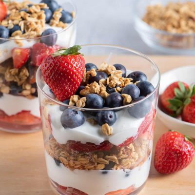 Banana Yogurt Parfait With Crunchy Granola