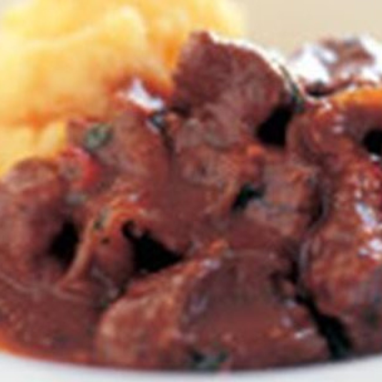 Beef, Chilli And Red Wine Casserole With