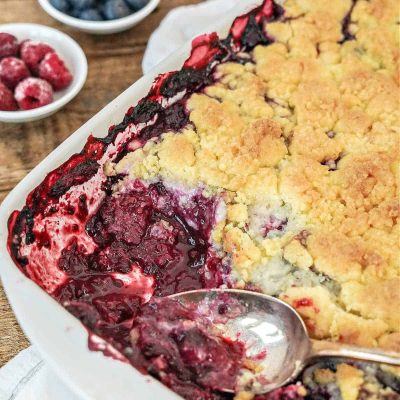 Berry Cobbler Cakes