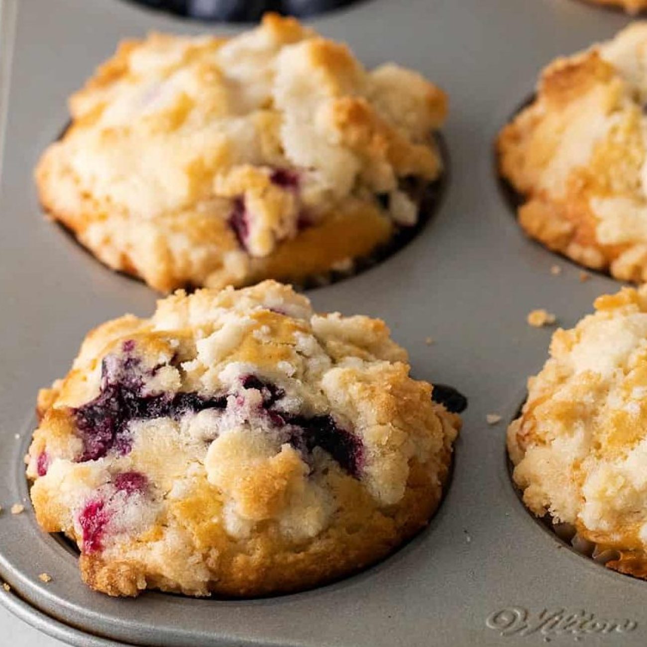 Blueberry Crisp Cupcakes