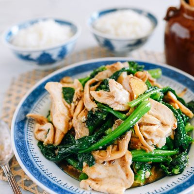 Broccoli And Mushrooms In Oyster Sauce