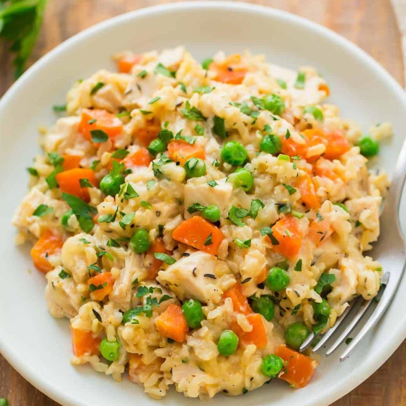 Budget-Friendly Easy Chicken and Yellow Rice Skillet Dinner