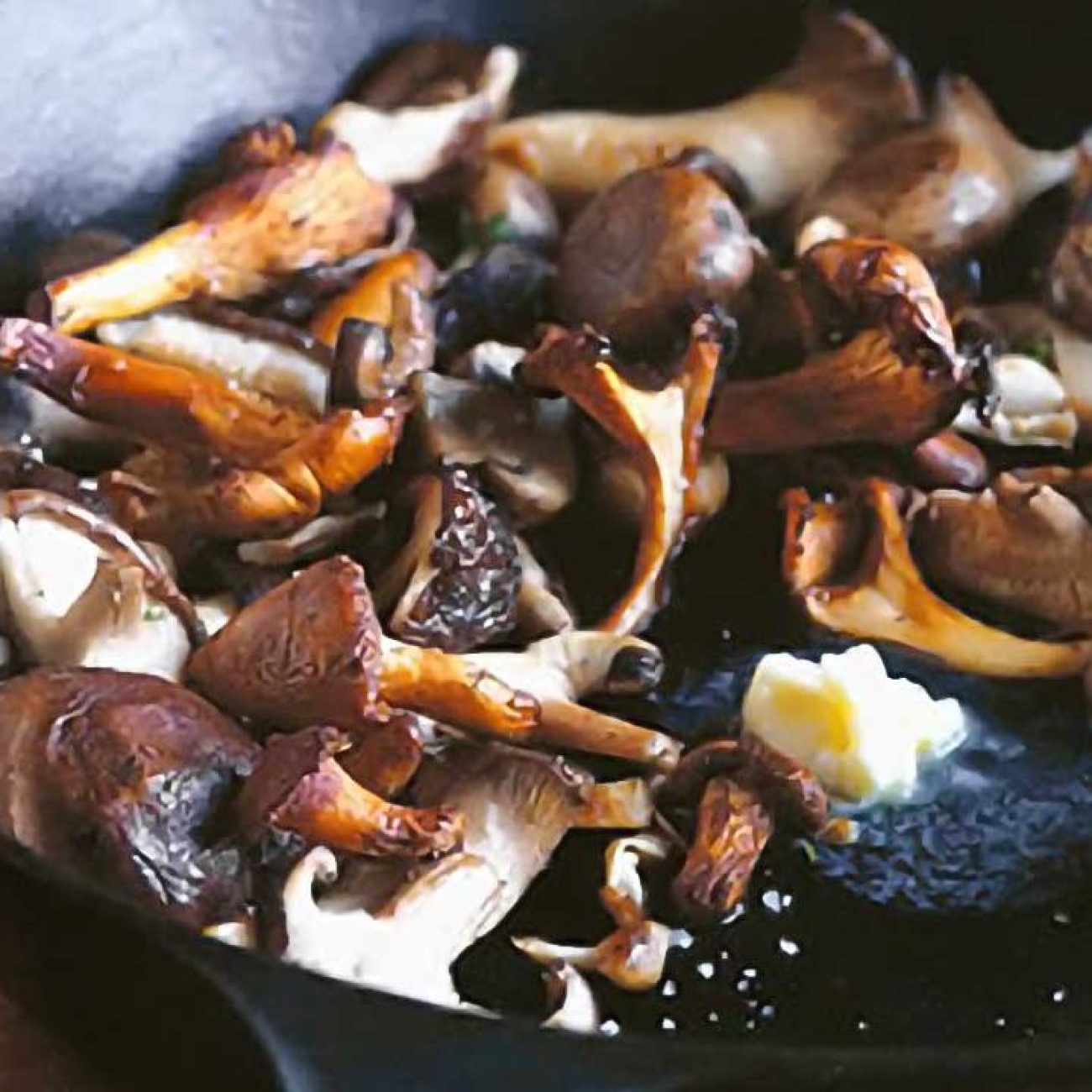 Buttery Pan Roasted Mushrooms And