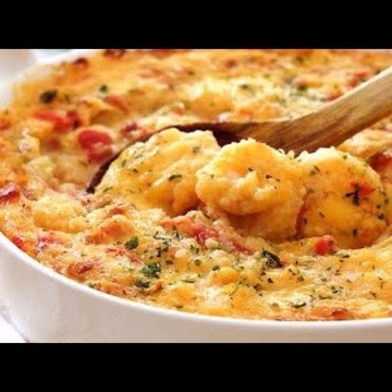 Cheesy Shrimp & Grits Casserole