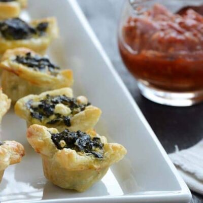 Cheesy Spinach Puff Pastry Bites