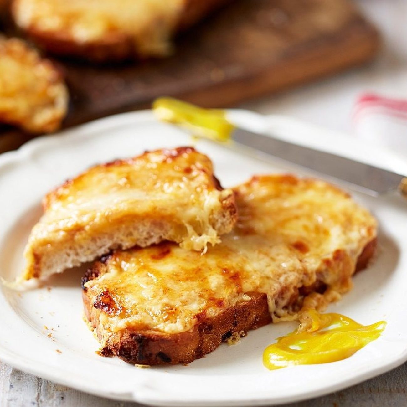 Cheesy Welsh Rarebit Rolls Recipe: A Gourmet Twist on Classic Comfort Food